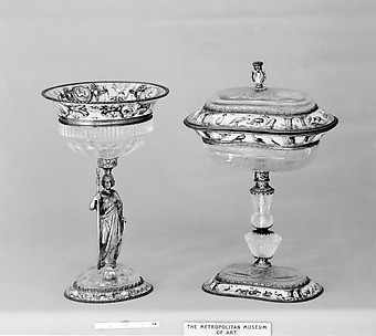 Standing cup