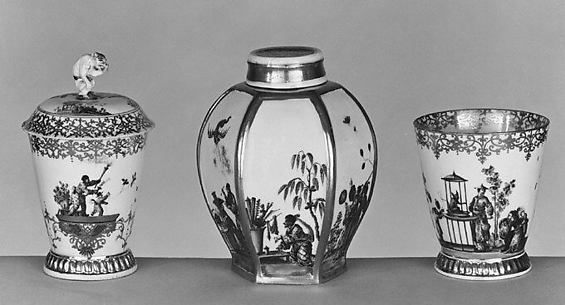 Tea caddy