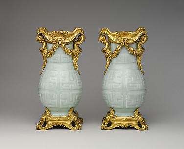 Pair of vases