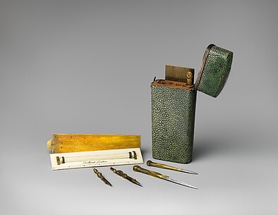 Pocket set of drawing instruments
