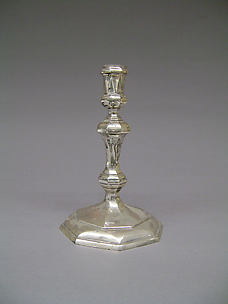 Three-branch candelabrum