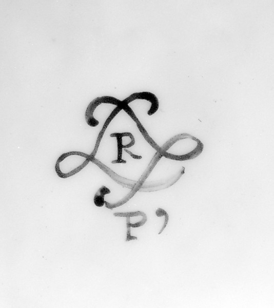 Jewel coffer on a writing stand (Coffre à bijoux)