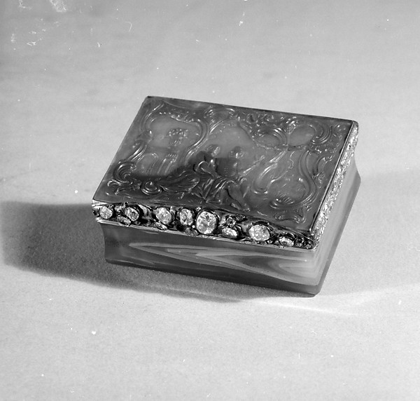 Snuffbox