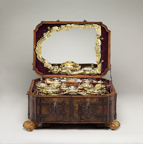 Toilet set in original leather case