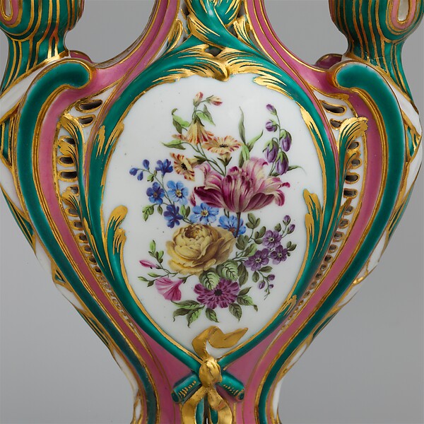 Potpourri vase with candleholders (Pot-pourri à bobêche) (one of a pair)