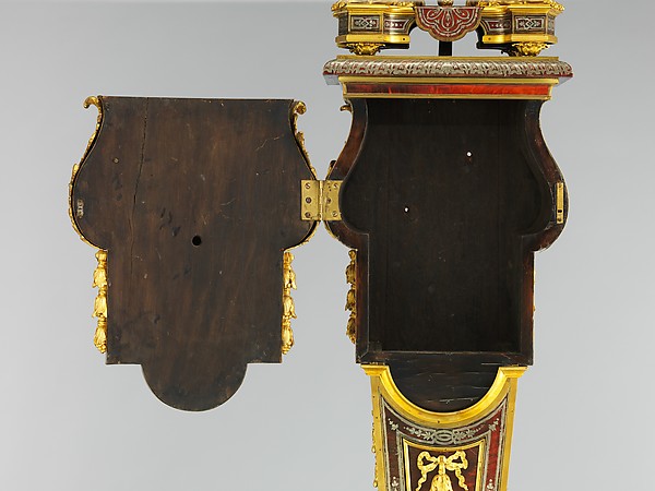 Clock with Pedestal