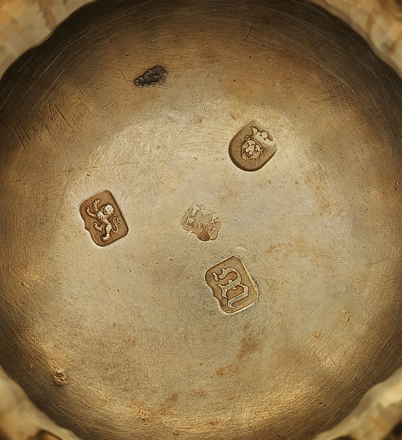 Pair of cups with covers and stands