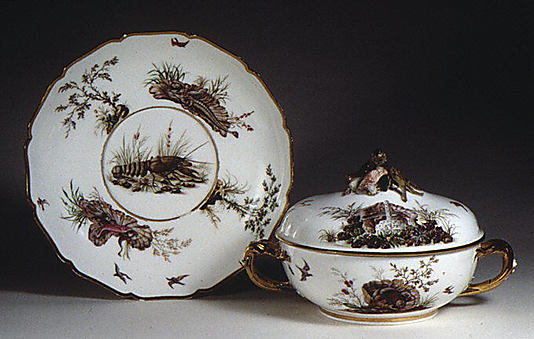 Broth bowl with cover and stand (Écuelle ronde et plateau rond)