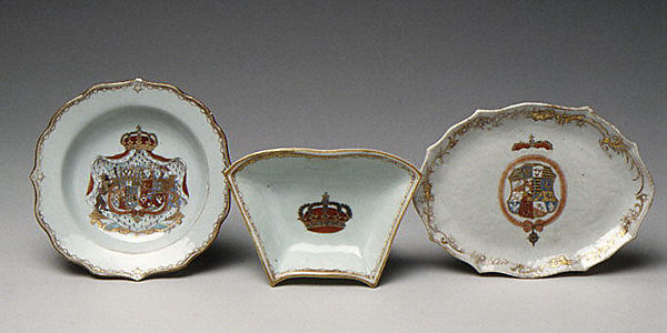 Segmental dish (part of a service)