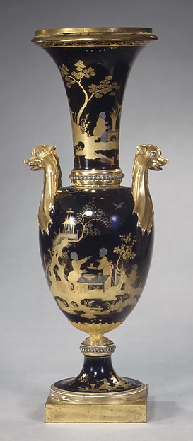 Vase (Vase cornet or vase chinois) (one of a pair)