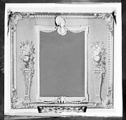 Mirror surround with vases