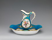 Ewer and basin (Pot à la Romaine uni et jatte ovale)
