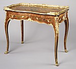 Writing table
