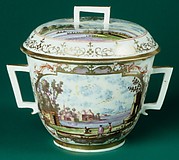 Set of covered bowls and saucers
