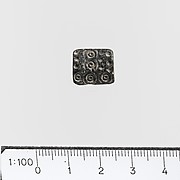 Steatite cushion-shaped seal