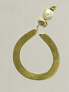 Gold and pearl earring (one of a pair)