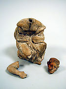 Statuette of a girl, fragmentary