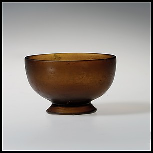 Glass bowl with base ring