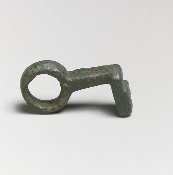 Bronze ring key