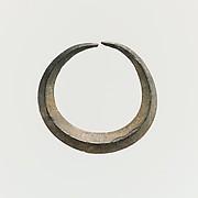 Bronze annular earring