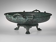 Bronze footbath with its stand