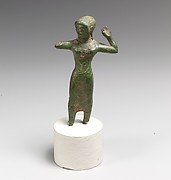 Statuette of a woman
