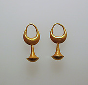 Earring with nail head pendant, 12