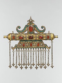 Triangular Amulet Holder