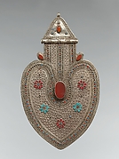 Cordiform pendant