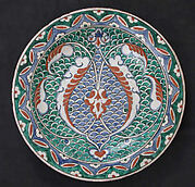 Dish with Scale-pattern Design