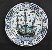 Dish with Sailing-ship Design