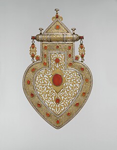 Cordiform pendant