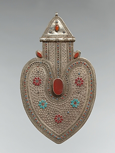 Cordiform pendant