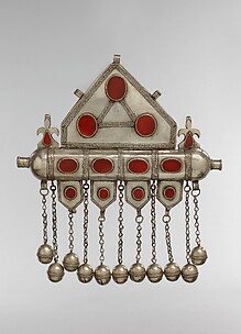 Triangular Amulet Holder