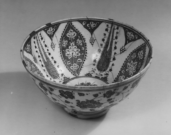 Bowl with Variation of 'Baba Nakkas' Design