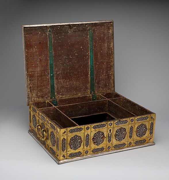 Writing Box with Lattice and Flower Design
