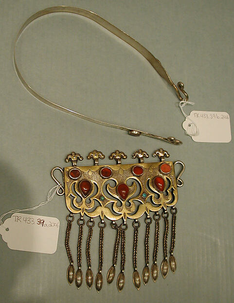 Necklet