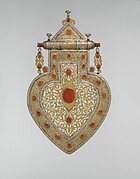 Cordiform pendant
