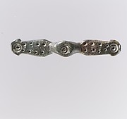Equal-Arm Brooch