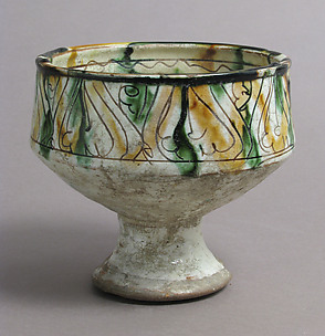 Footed cup with palmettes