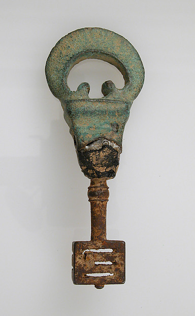 Key with Bow