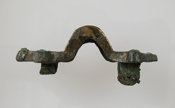Equal-Arm Brooch