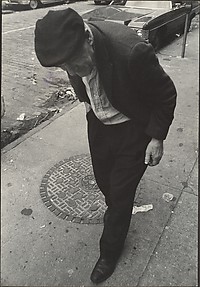 [Street Scene: Elderly Man in Dark Plaid Cap, New York City]