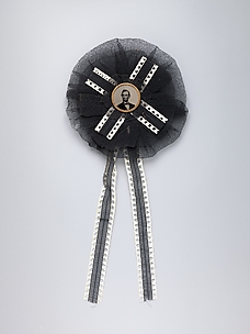 [Mourning Corsage with Portrait of Abraham Lincoln]