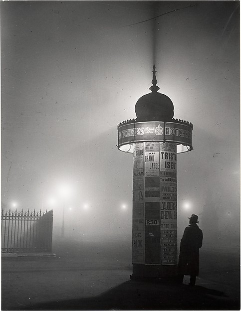 [Morris Column in the Fog]
