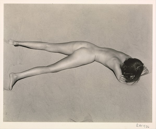 Nude on Sand, Oceano