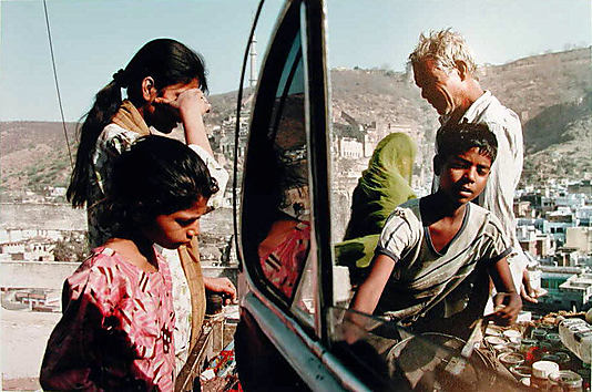 Vendor and Clients, Bundi Town, Rajasthan, India