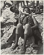 [Beach Scene: Couple Eating Corn on the Cob, Coney Island, New York]