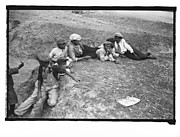 [Children on Levee, New Orleans Vicinity, Louisiana]