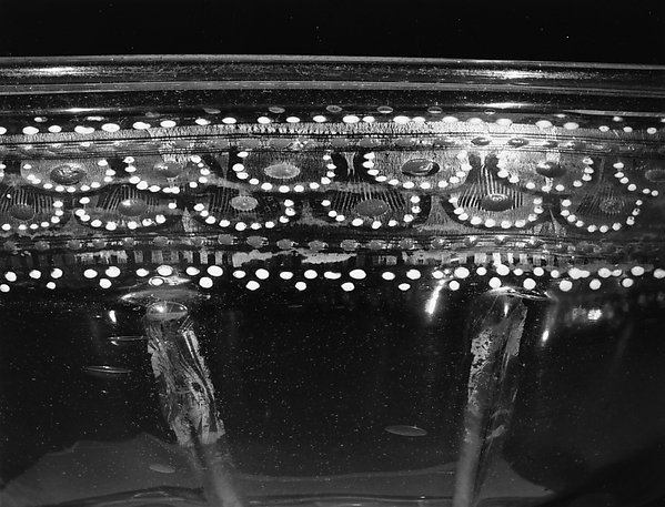 Footed bowl